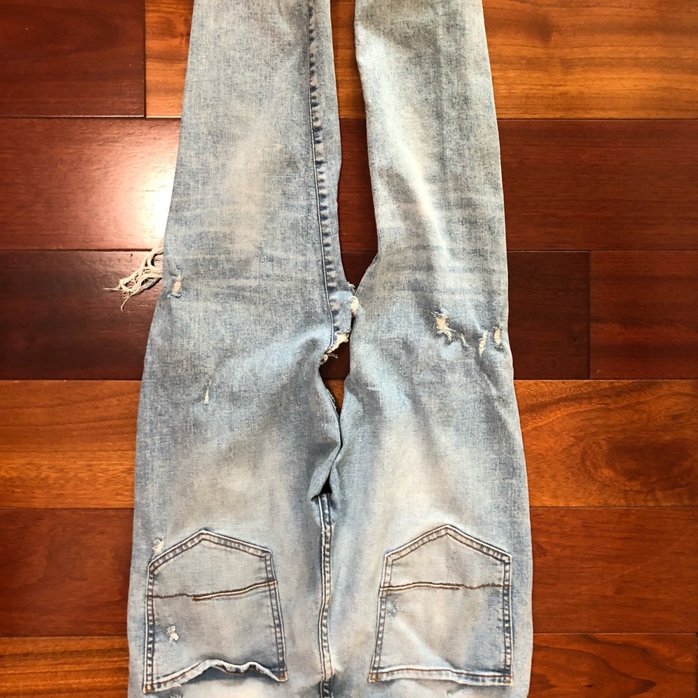 DISTRESSED ZARA JEANS